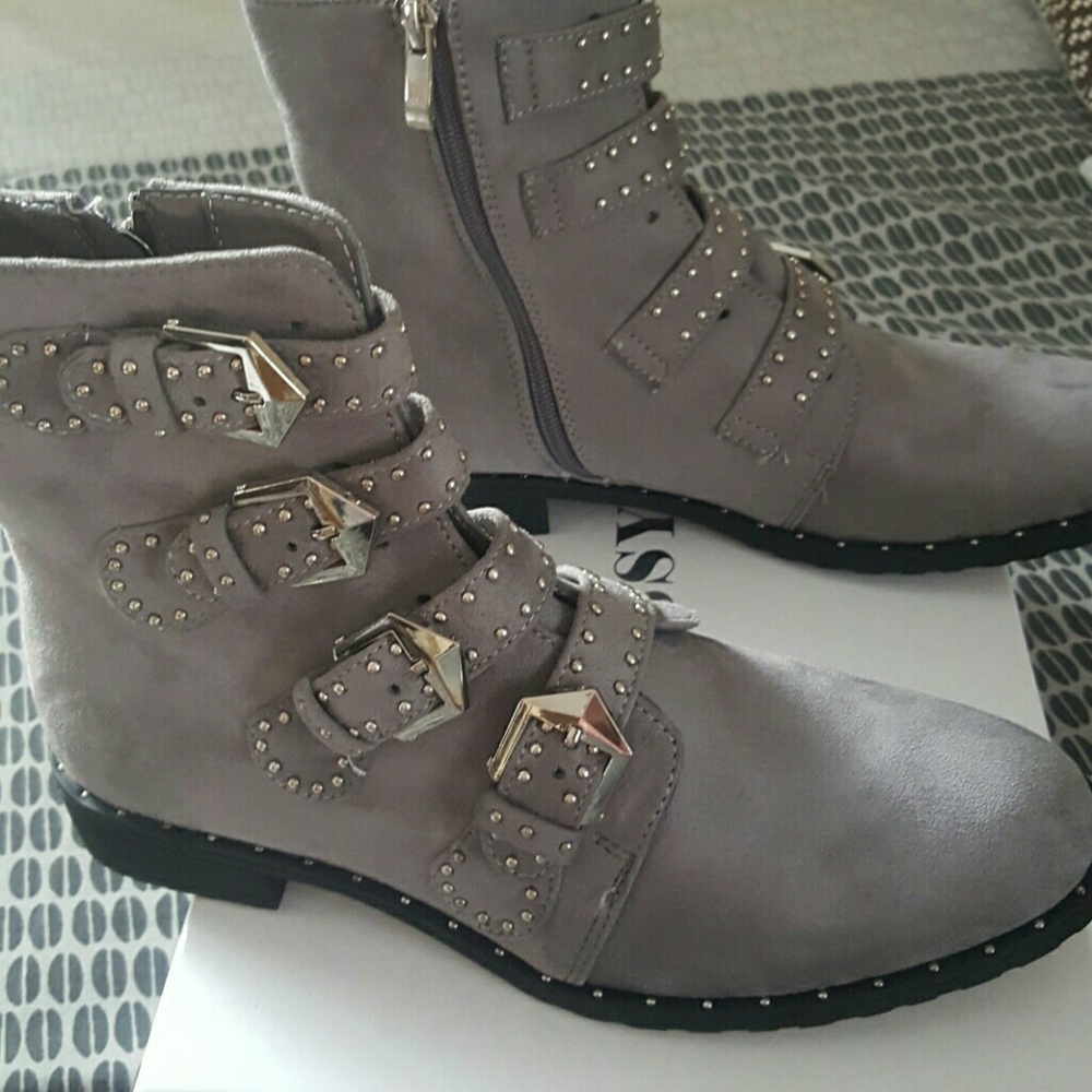 Suede stud booties - Picture 2 of 6